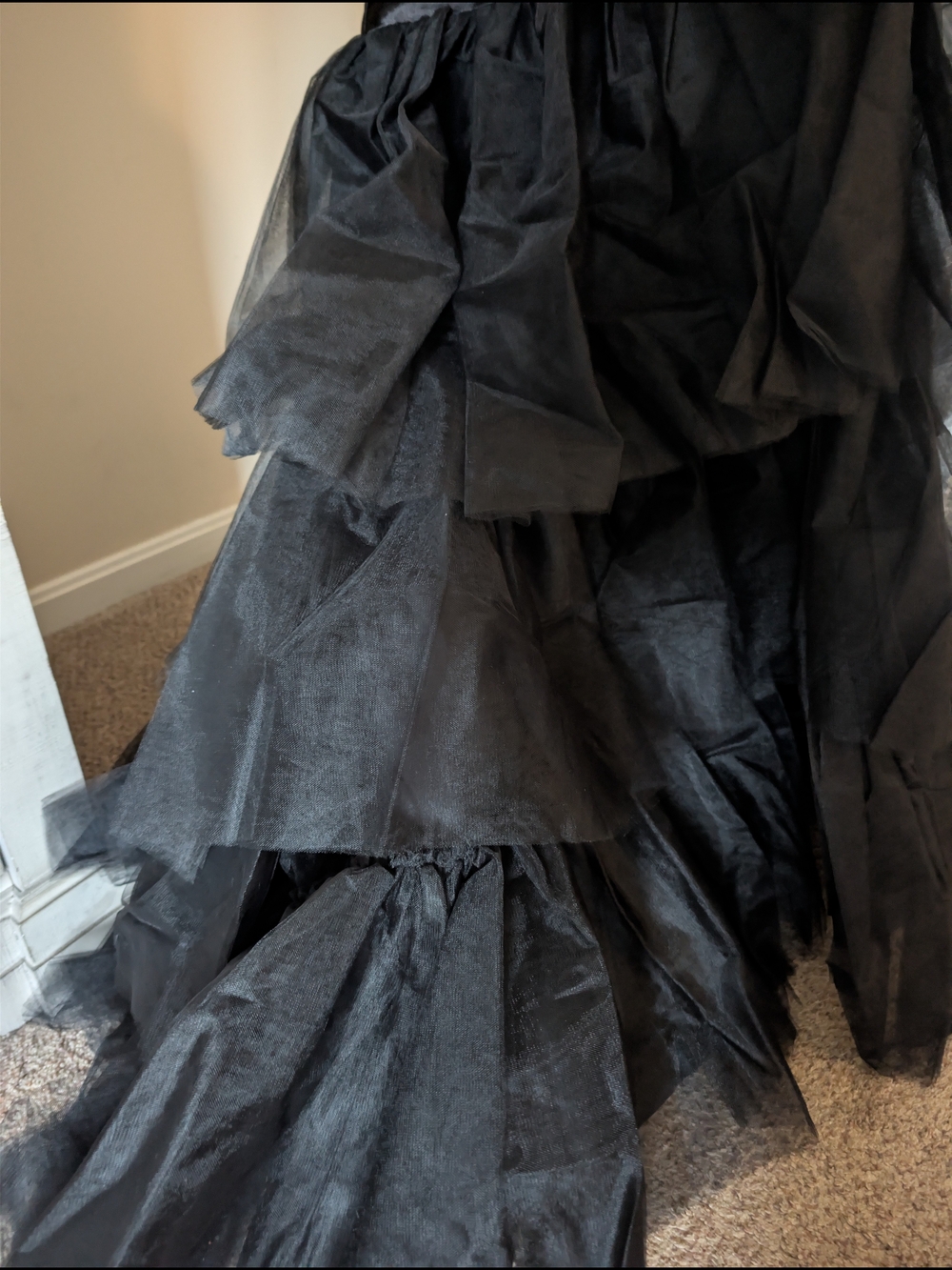 NWT Jovani Strapless Black Satin Tiered Tulle Mermaid Gown Sz 4 Formal Dress - Picture 6 of 10